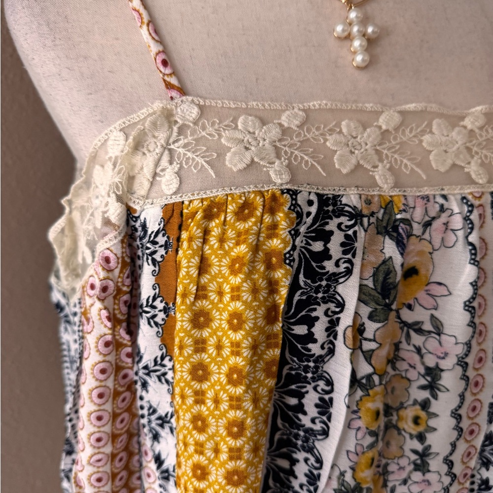 Bohemian Off-Shoulder Dress with Lace Trim - Picture 9 of 9